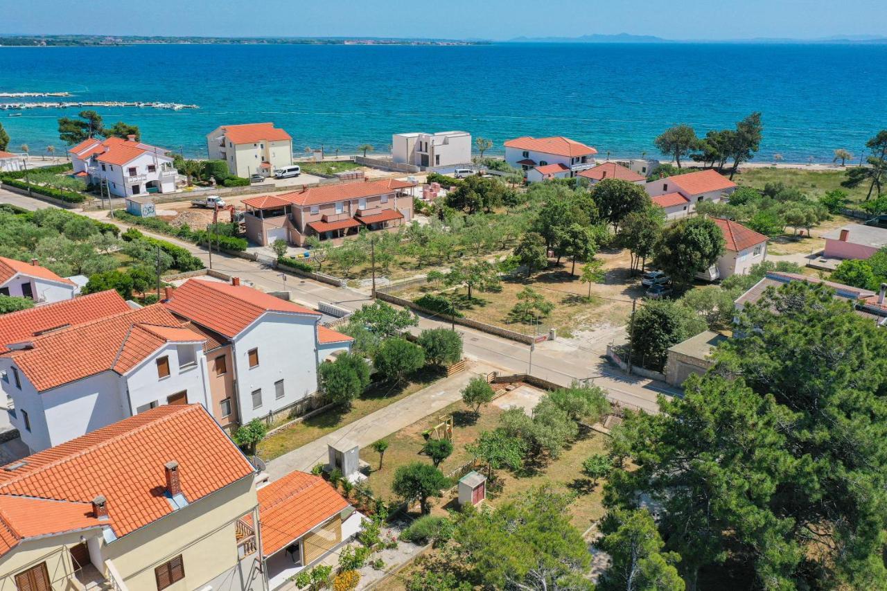 Old Road Apartment Vir Luaran gambar